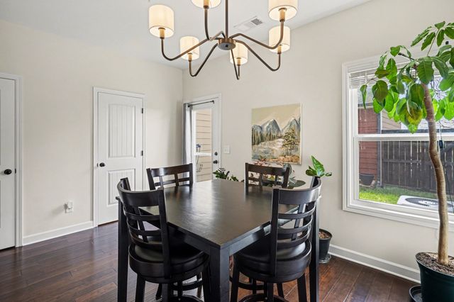 2824 Sterlingshire Dr, Murfreesboro, TN 37128