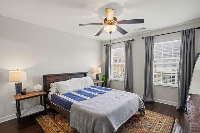 2824 Sterlingshire Dr, Murfreesboro, TN 37128