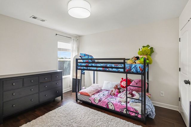 2824 Sterlingshire Dr, Murfreesboro, TN 37128