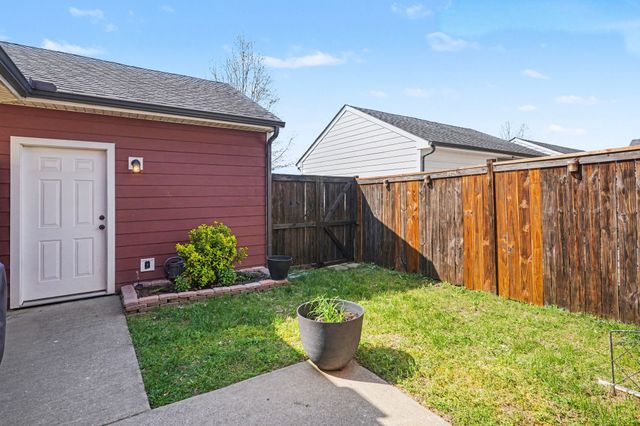 2824 Sterlingshire Dr, Murfreesboro, TN 37128