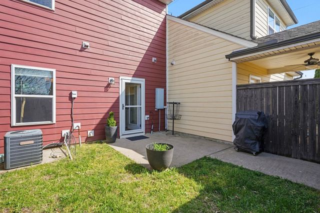 2824 Sterlingshire Dr, Murfreesboro, TN 37128