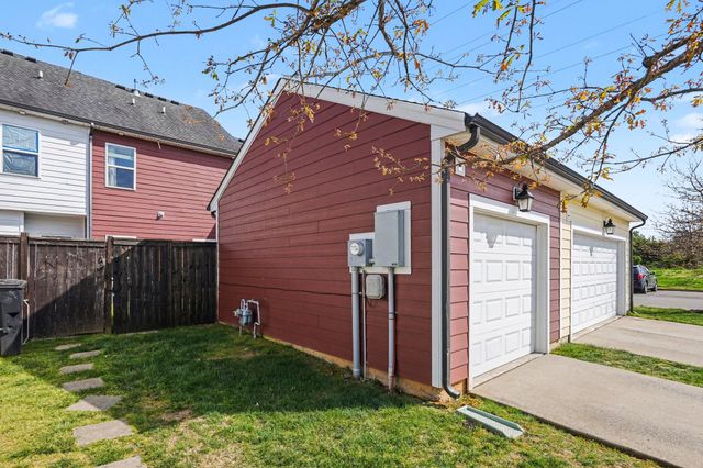 2824 Sterlingshire Dr, Murfreesboro, TN 37128