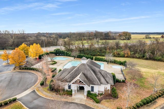 2824 Sterlingshire Dr, Murfreesboro, TN 37128