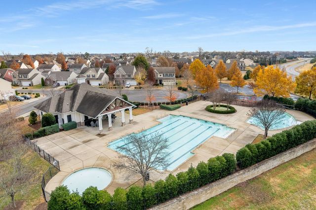 2824 Sterlingshire Dr, Murfreesboro, TN 37128