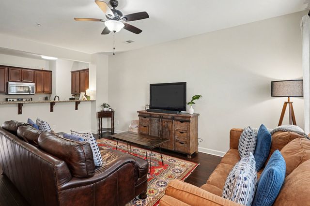 2824 Sterlingshire Dr, Murfreesboro, TN 37128