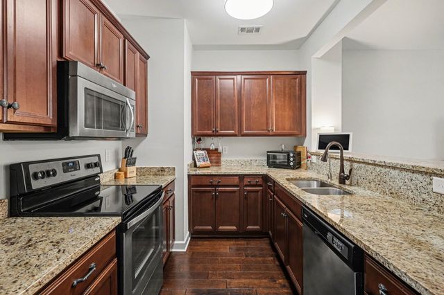 2824 Sterlingshire Dr, Murfreesboro, TN 37128