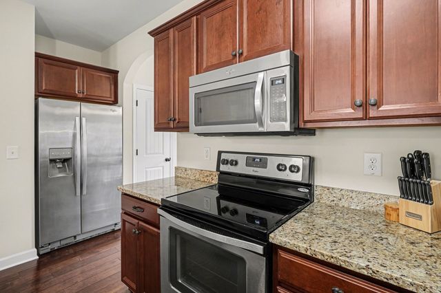 2824 Sterlingshire Dr, Murfreesboro, TN 37128