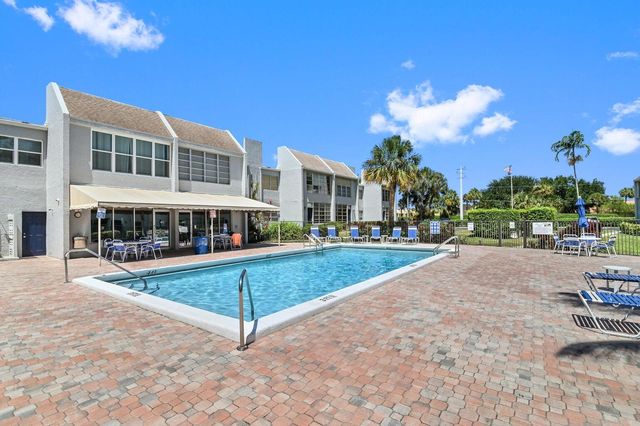 2940 SW 22nd Avenue 702, Delray Beach, FL 33445