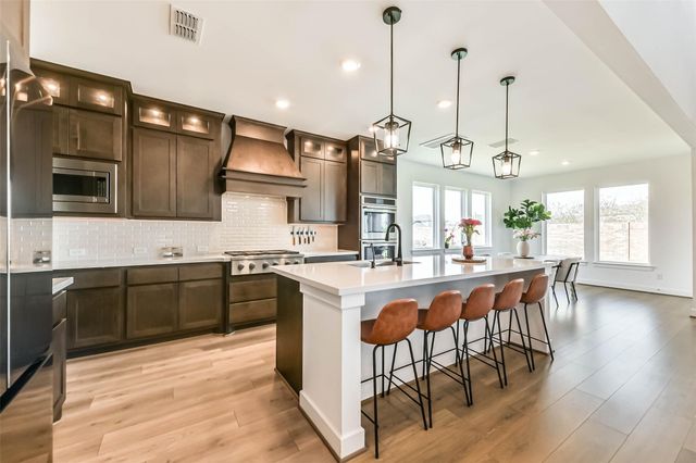 1612 Dayton Ridge Circle, Friendswood, TX 77546