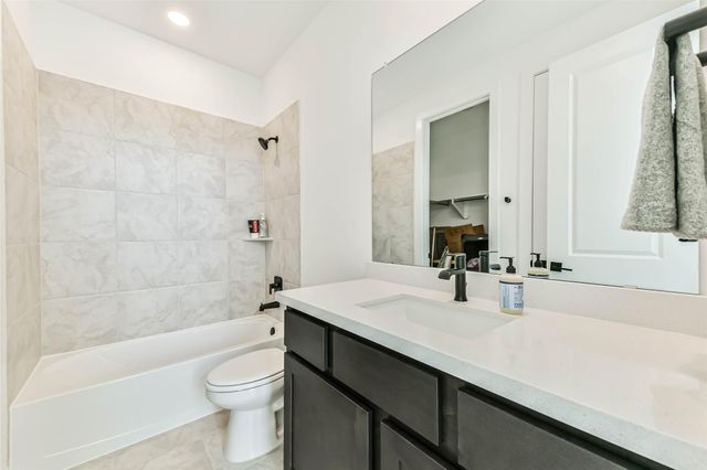 1612 Dayton Ridge Circle, Friendswood, TX 77546