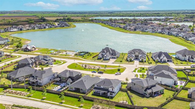 1612 Dayton Ridge Circle, Friendswood, TX 77546