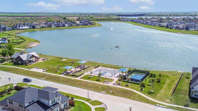 1612 Dayton Ridge Circle, Friendswood, TX 77546