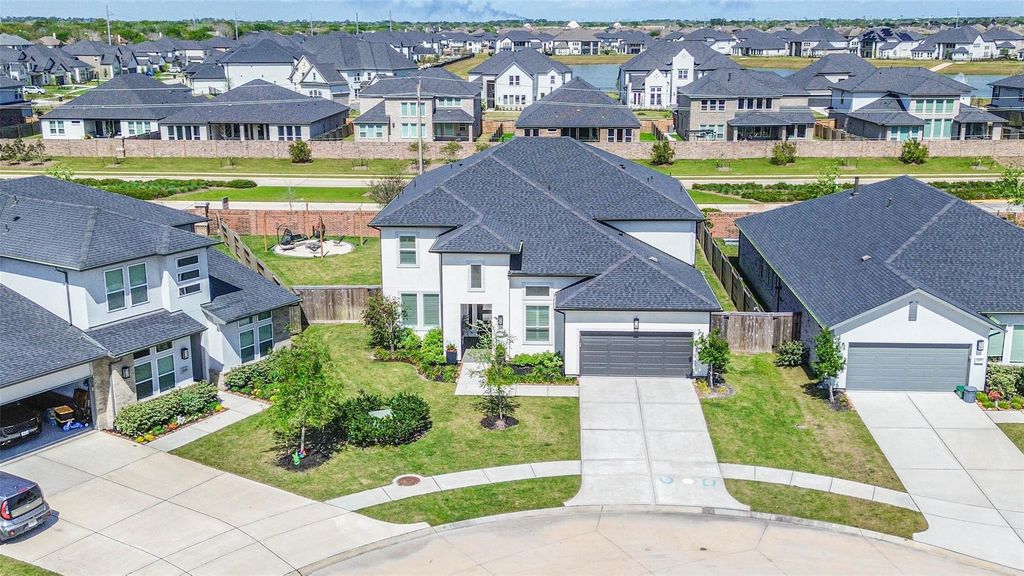 1612 Dayton Ridge Circle, Friendswood, TX 77546