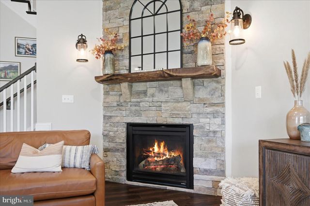 41704 BLOOMFIELD PATH ST, Ashburn, VA 20148
