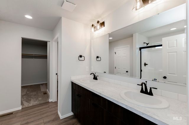 123 Aquamarine Ave, Caldwell, ID 83605