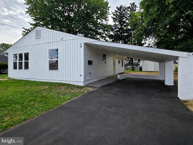 10 LINDEN LN, Levittown, PA 19054