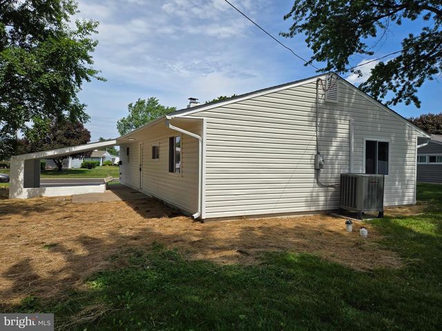 10 LINDEN LN, Levittown, PA 19054