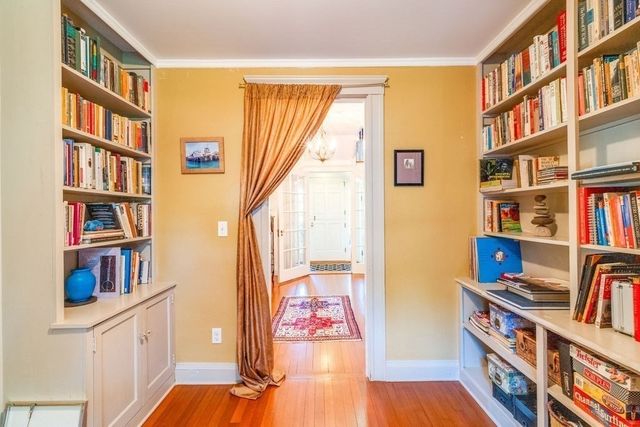 116 Pleasant St, Holyoke, MA 01040