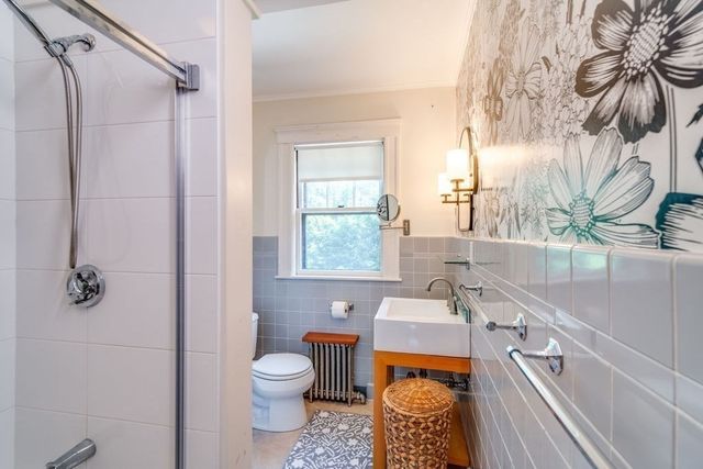 116 Pleasant St, Holyoke, MA 01040
