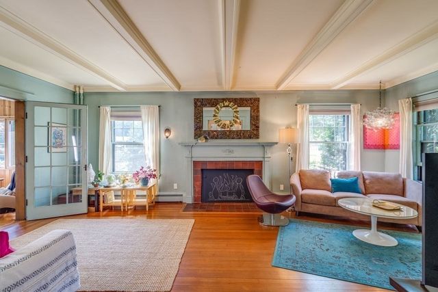 116 Pleasant St, Holyoke, MA 01040