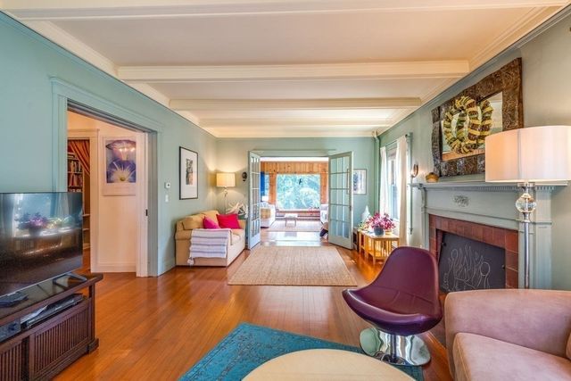 116 Pleasant St, Holyoke, MA 01040