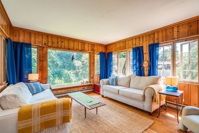 116 Pleasant St, Holyoke, MA 01040
