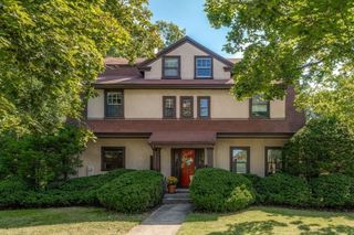 116 Pleasant St, Holyoke, MA 01040