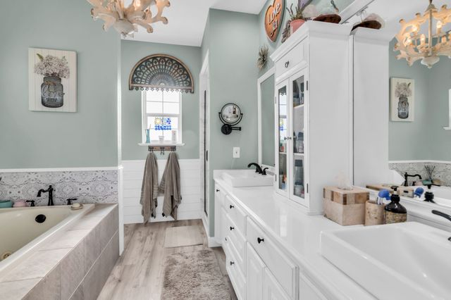 5411 Corto Drive, De Cordova, TX 76049