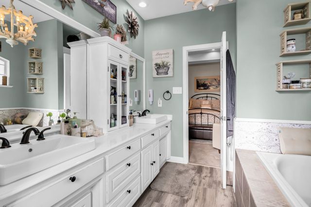 5411 Corto Drive, De Cordova, TX 76049