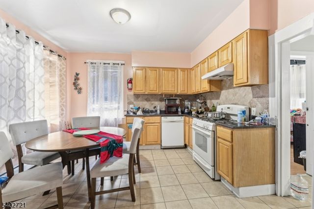 320 Westfield Ave, Elizabeth City, NJ 07208