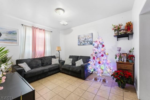 320 Westfield Ave, Elizabeth City, NJ 07208