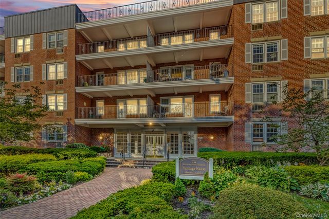 70 North Grove 1N, Freeport, NY 11520