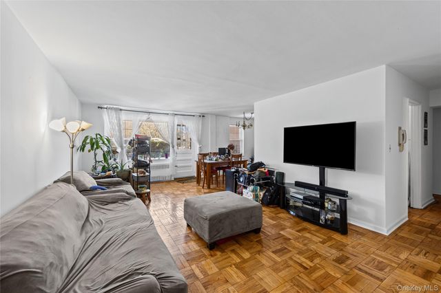 70 North Grove 1N, Freeport, NY 11520