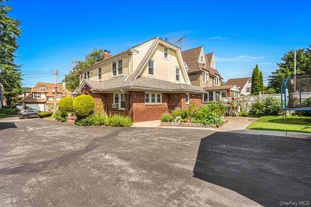 32 - 07 148th Street, Flushing, NY 11354