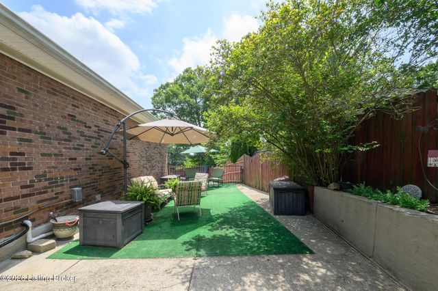 1200 Rudgate Cove, Louisville, KY 40214