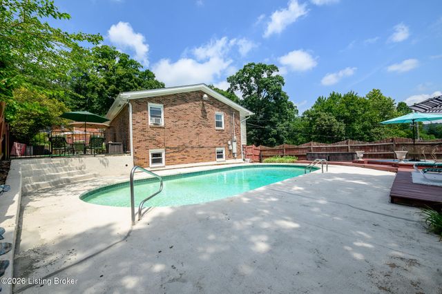 1200 Rudgate Cove, Louisville, KY 40214
