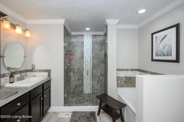 1200 Rudgate Cove, Louisville, KY 40214
