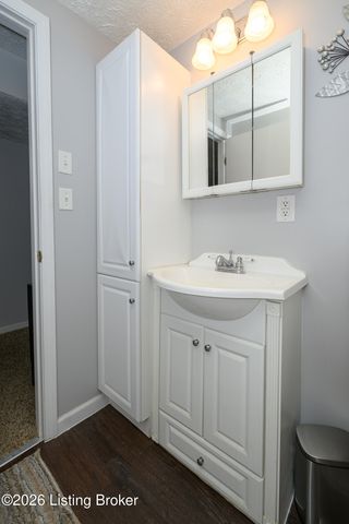 1200 Rudgate Cove, Louisville, KY 40214