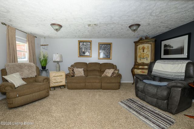 1200 Rudgate Cove, Louisville, KY 40214