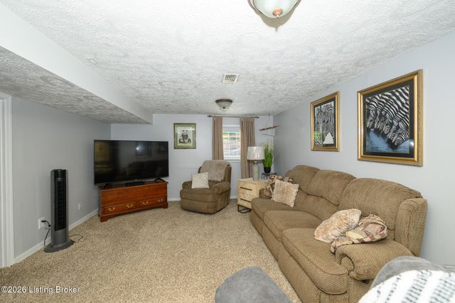 1200 Rudgate Cove, Louisville, KY 40214