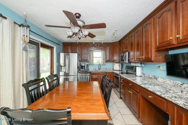 1200 Rudgate Cove, Louisville, KY 40214