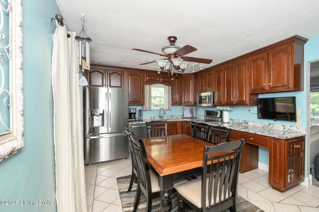 1200 Rudgate Cove, Louisville, KY 40214