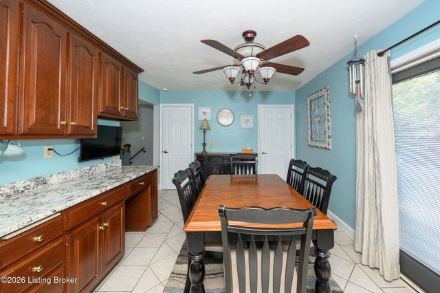 1200 Rudgate Cove, Louisville, KY 40214
