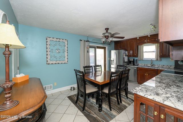 1200 Rudgate Cove, Louisville, KY 40214