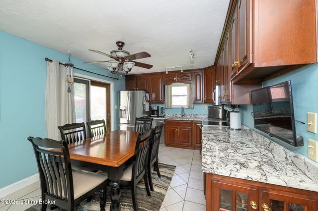 1200 Rudgate Cove, Louisville, KY 40214