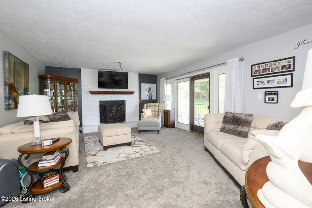 1200 Rudgate Cove, Louisville, KY 40214