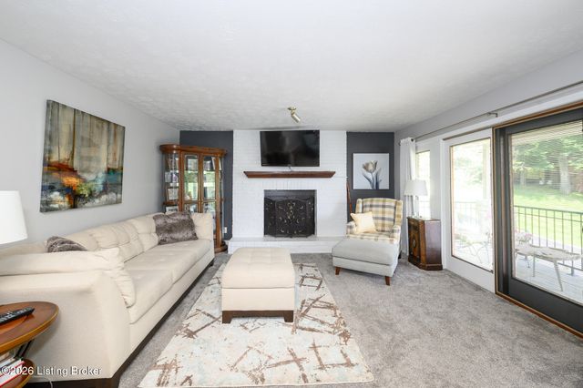 1200 Rudgate Cove, Louisville, KY 40214