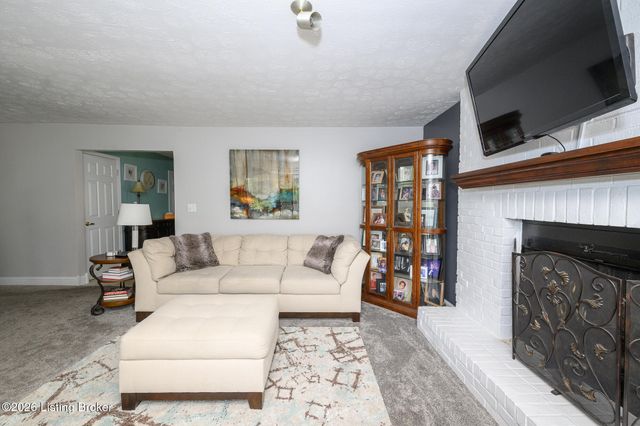 1200 Rudgate Cove, Louisville, KY 40214