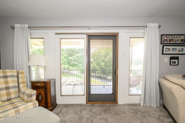 1200 Rudgate Cove, Louisville, KY 40214