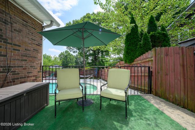 1200 Rudgate Cove, Louisville, KY 40214